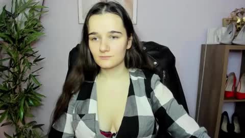 Kate  online show from 12-22-24, 07:54