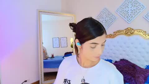 katee Martinez online show from 05-29-26, 07:34