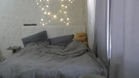 Snapshot of katekalen chatting on 06-03-26, 03:31 Kate Bunny online show from 06-03-26, 03:31