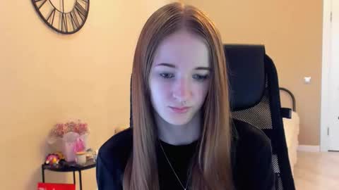 katekayer online show from 10-20-25, 09:54