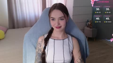 Snapshot of kateleoo chatting on 05-11-26, 11:38 Im Kate online show from 05-11-26, 11:38