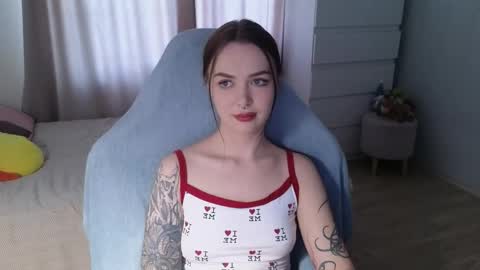 Snapshot of kateleoo chatting on 05-15-26, 01:29 Im Kate online show from 05-15-26, 01:29