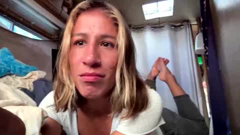 Snapshot of katelinxxx chatting on 10-30-25, 11:49 Katelin online show from 10-30-25, 11:49