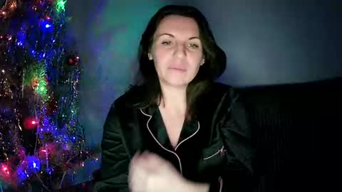 Snapshot of katemorana chatting on 12-19-24, 06:01 KateMorana online show from 12-19-24, 06:01