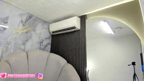 Im Katherine but call me Kate  online show from 02-12-25, 12:12