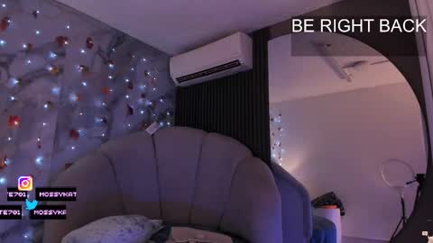 Im Katherine but call me Kate  online show from 11-23-25, 12:27