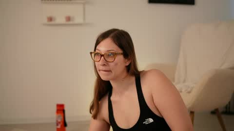 Snapshot of katequinn chatting on 04-28-26, 03:33 Cristina online show from 04-28-26, 03:33