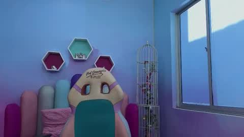 Kate Skinny  online show from 12-15-25, 11:36