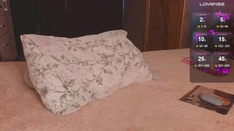 Snapshot of kateslil chatting on 03-09-25, 03:43 Kate online show from 03-09-25, 03:43