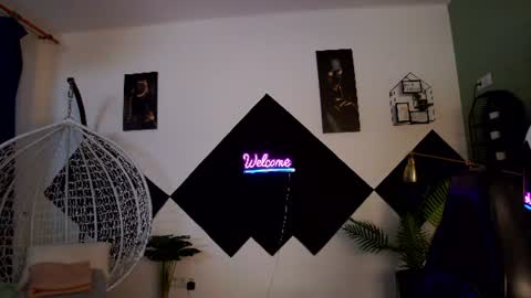 Snapshot of katewalker_ chatting on 06-11-26, 02:53 Kate online show from 06-11-26, 02:53