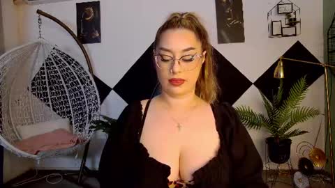 Snapshot of katewalker_ chatting on 07-10-26, 07:05 Kate online show from 07-10-26, 07:05