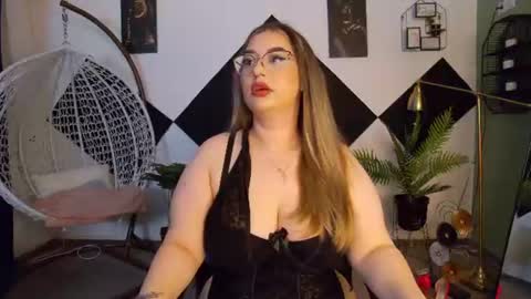 Snapshot of katewalker_ chatting on 07-11-26, 07:05 Kate online show from 07-11-26, 07:05