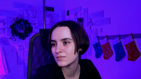 katewillows online show from 12-16-25, 08:19