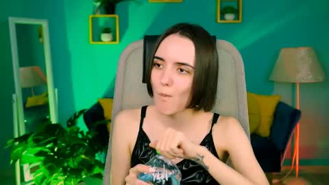 katewillows online show from 04-06-26, 04:46