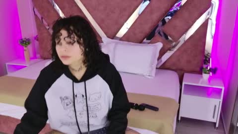 KatheGomez  online show from 02-11-26, 02:49