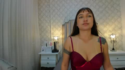 Snapshot of katherine_glow chatting on 05-03-26, 11:27 KATHE online show from 05-03-26, 11:27