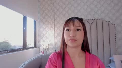 Snapshot of katherine_glow chatting on 05-28-26, 11:29 KATHE online show from 05-28-26, 11:29