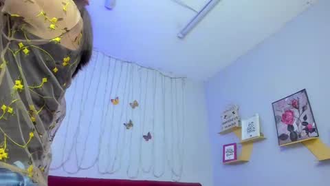 Paola online show from 02-14-25, 01:51