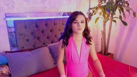 Snapshot of kathira_londres chatting on 05-27-26, 01:08 Sofia online show from 05-27-26, 01:08