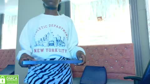 Katia online show from 09-26-25, 05:39