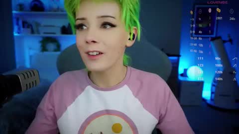 Snapshot of katie_cutie_ts chatting on 09-30-25, 07:30 Katie online show from 09-30-25, 07:30