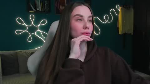 Snapshot of katie_taylorr chatting on 04-14-26, 06:03 Katie online show from 04-14-26, 06:03