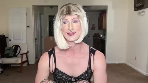 Snapshot of katiebabykitty chatting on 04-22-26, 02:40 katiebabykitty online show from 04-22-26, 02:40