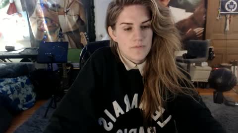 Katie online show from 03-05-25, 04:02