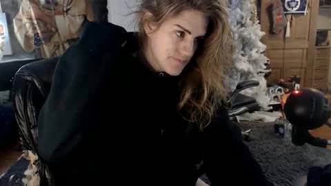 Katie online show from 12-19-25, 07:04