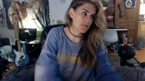 Snapshot of katiecutie_5 chatting on 06-03-26, 04:37 Katie online show from 06-03-26, 04:37