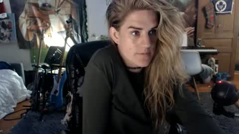 Snapshot of katiecutie_5 chatting on 06-27-26, 05:12 Katie online show from 06-27-26, 05:12