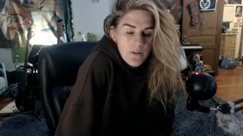 Snapshot of katiecutie_5 chatting on 07-03-26, 04:19 Katie online show from 07-03-26, 04:19