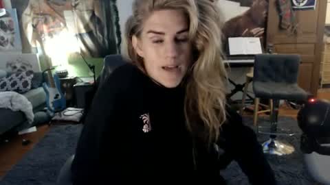 Snapshot of katiecutie_5 chatting on 08-05-26, 04:59 Katie online show from 08-05-26, 04:59