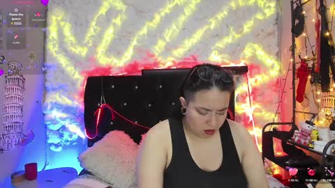 Snapshot of katieeandsharon chatting on 01-17-25, 12:10 SHARON KATIEE online show from 01-17-25, 12:10