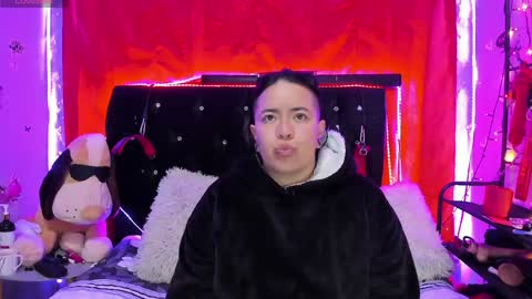 Snapshot of katieeandsharon chatting on 01-25-25, 12:27 SHARON KATIEE online show from 01-25-25, 12:27