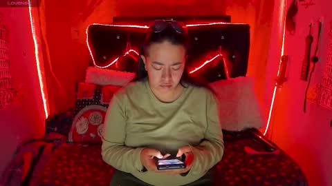 Snapshot of katieeandsharon chatting on 11-08-25, 01:44 SHARON KATIEE online show from 11-08-25, 01:44