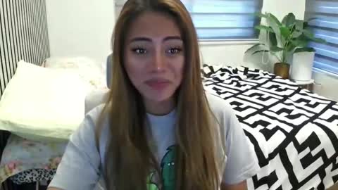 Snapshot of katiefrox_ chatting on 03-03-25, 07:54 katiefrox online show from 03-03-25, 07:54