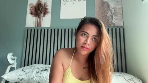 Snapshot of katiefrox_ chatting on 11-04-25, 01:05 katiefrox online show from 11-04-25, 01:05
