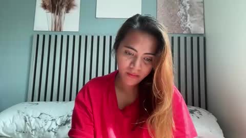 Snapshot of katiefrox_ chatting on 11-09-25, 12:53 katiefrox online show from 11-09-25, 12:53