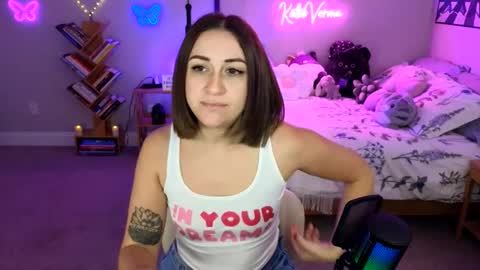 Snapshot of katieverona chatting on 02-17-25, 12:54 Katie Verona online show from 02-17-25, 12:54