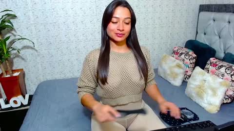 Follow Instagram katikloving online show from 12-02-24, 02:53