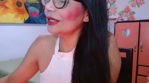 katiusca_horny2 online show from 04-26-26, 09:23