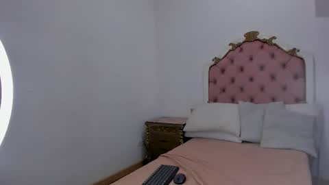 Snapshot of katiuska_7 chatting on 11-13-25, 07:35 katiuska_7 online show from 11-13-25, 07:35