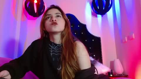 Snapshot of katniss_moon chatting on 06-25-26, 05:12 Katniss online show from 06-25-26, 05:12