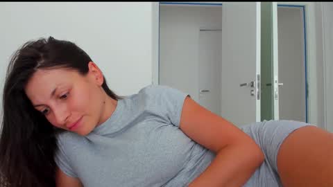 Katrin online show from 03-25-26, 04:13