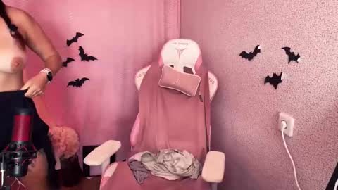   naked in pvt show 100 tk online show from 10-29-25, 08:27