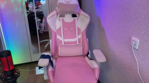   naked in pvt show 100 tk online show from 01-13-26, 09:36