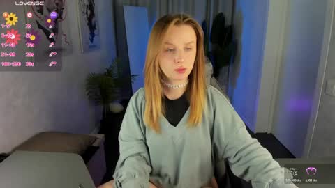 Katrina Bail online show from 04-08-26, 01:16