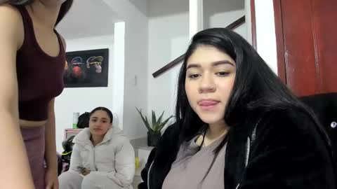 Snapshot of katrinrosex chatting on 02-10-25, 02:37 Katrin online show from 02-10-25, 02:37