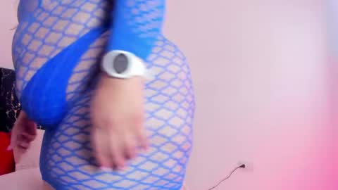 Snapshot of katte_landerr chatting on 04-22-26, 01:23 Katte online show from 04-22-26, 01:23